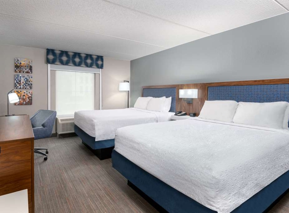 Hampton Inn & Suites - Charlottesville, VA