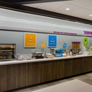 Tru by Hilton Traverse City - Hotels