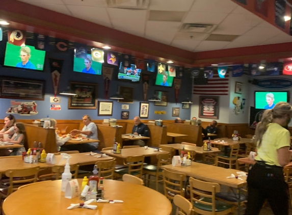 Mike & C's Family Sports Grill - Peachtree City, GA