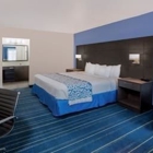 Days Inn & Suites by Wyndham Anaheim At Disneyland Park