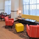 Hampton Inn & Suites California University-Pittsburgh - Hotels