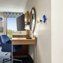 Hampton Inn Kansas City-Airport - Hotels