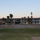 Days Inn & Suites by Wyndham Needles - Motels