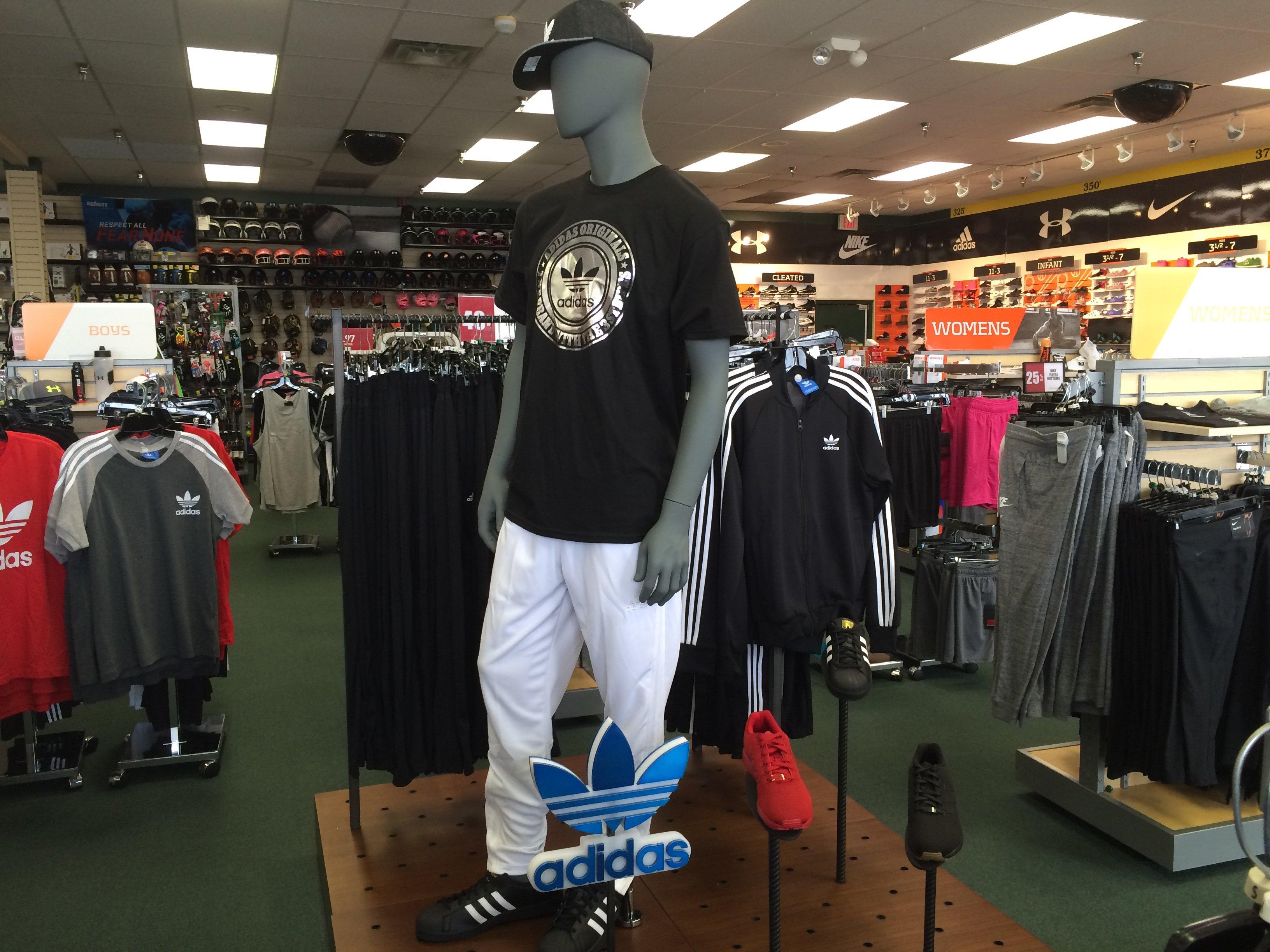 Hibbett sports hot sale adidas joggers