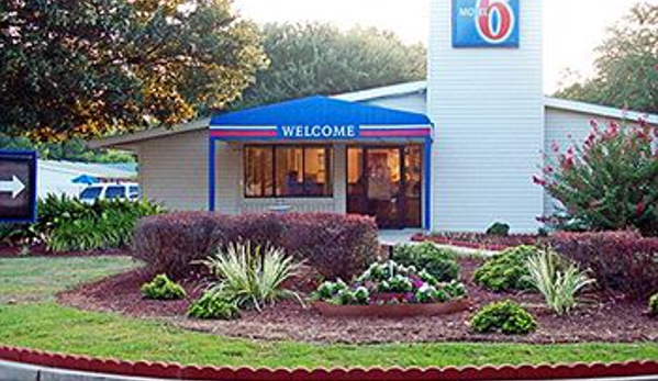 Motel 6 - Essington, PA