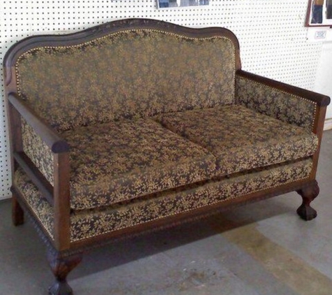 DZ Upholsterers - Gretna, LA