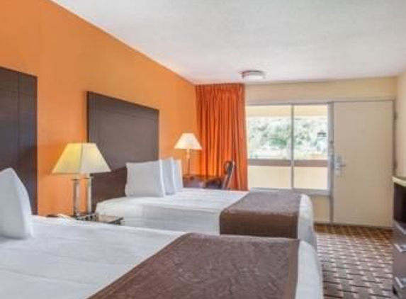 Days Inn by Wyndham Brooksville/Dade City - Brooksville, FL