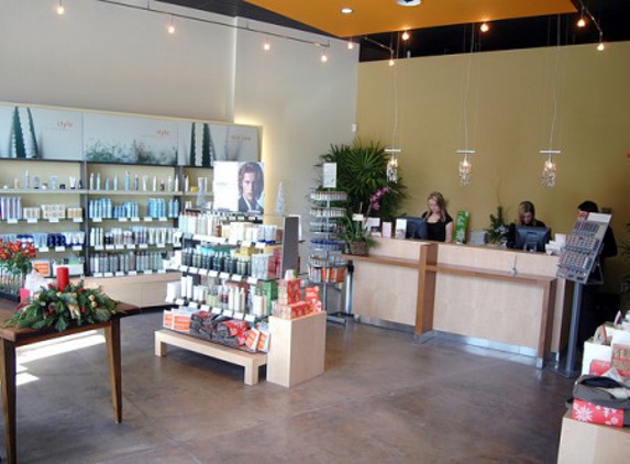 Nuovo Salons - Sarasota, FL