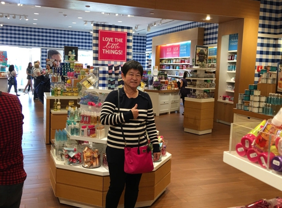 Bath & Body Works - Oak Brook, IL