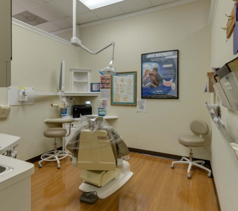 Darren G Foster, DDS - Madison, TN