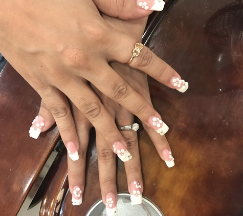 Nail world & spa - Hacienda Heights, CA