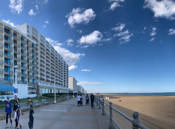 Barclay Towers Resort Hotel - Virginia Beach, VA