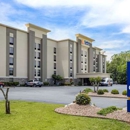 Comfort Inn & Suites Airport - Motels