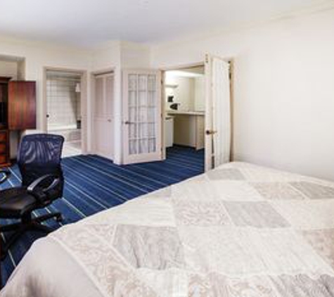 Days Inn by Wyndham Midland - Midland, MI