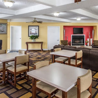 Econo Lodge - Byron, GA