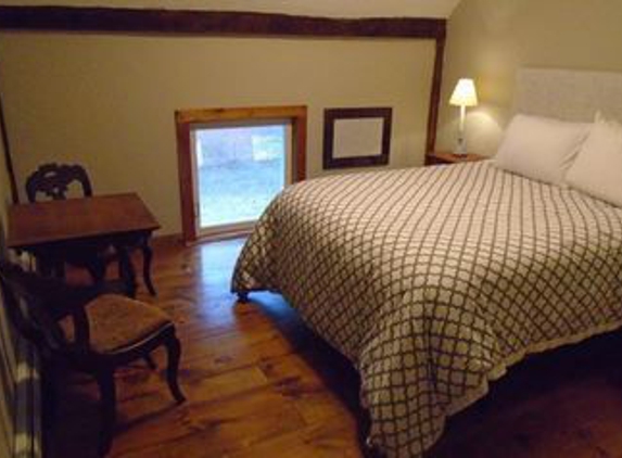 Karass Inn - Chester, VT