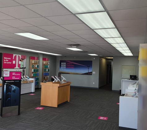 T-Mobile - Dubuque, IA