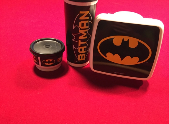 Tupperware - Auburn, CA. Batman Lunch Set