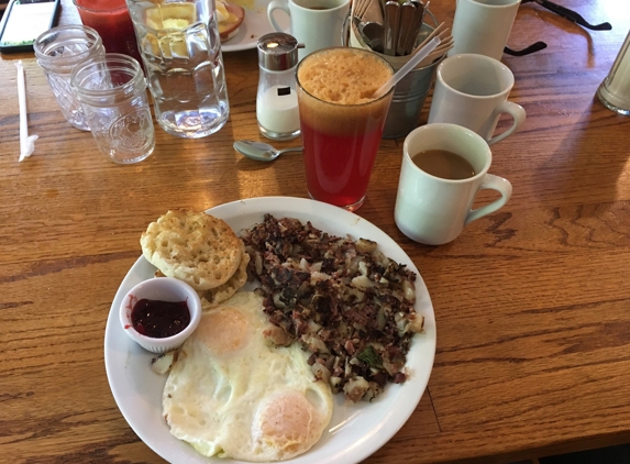 Howard's Cafe Bakery & Juice Bar - Occidental, CA