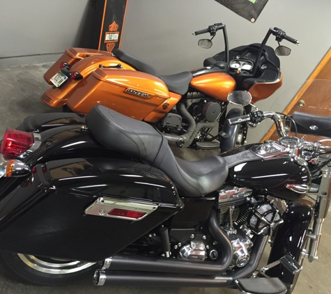 2 Wheel Madness Custom Bike Shop - Evansdale, IA