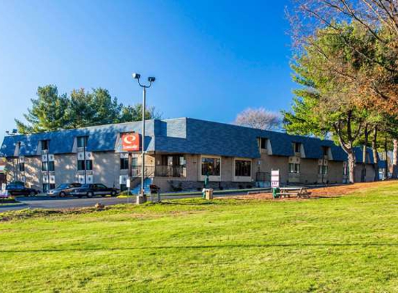 Econo Lodge - Milldale, CT