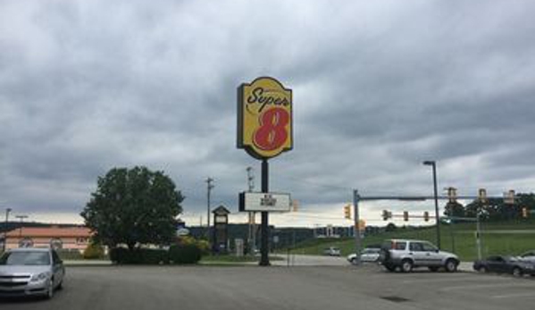 Super 8 by Wyndham Uniontown PA - Uniontown, PA