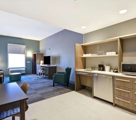 Home2 Suites by Hilton Queensbury Lake George - Queensbury, NY