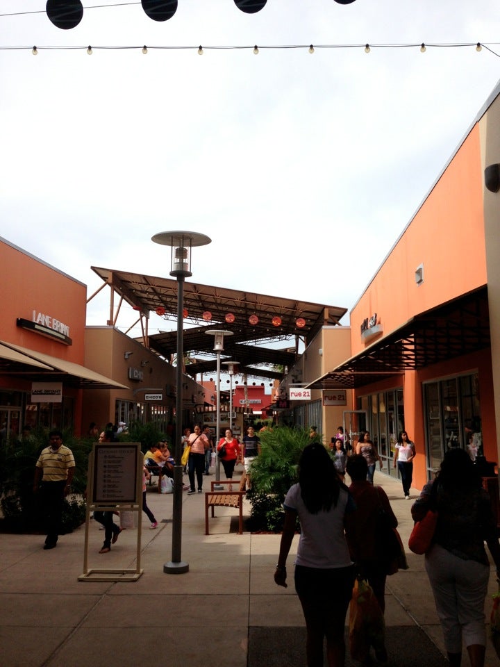 Rio Grande Valley Premium Outlets - Mercedes, TX 78570