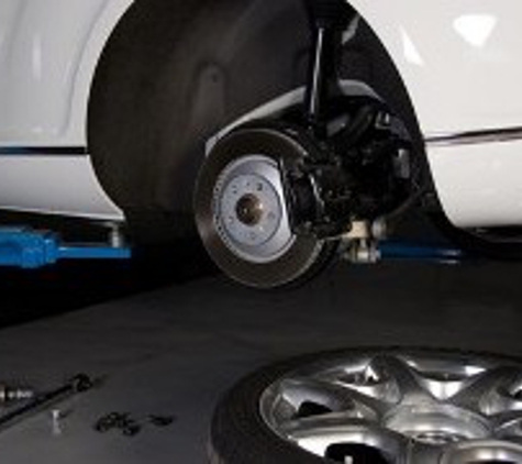 Guelfi Wheel Alignment - Islip Terrace, NY