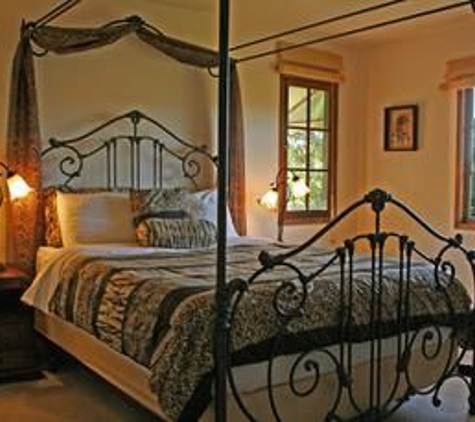 Topanga Canyon Inn Bed & Breakfast - Topanga, CA