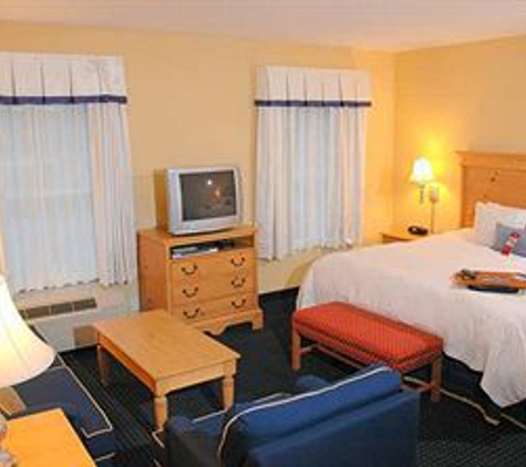 Hampton Inn & Suites Jacksonville Deerwood Park - Jacksonville, FL