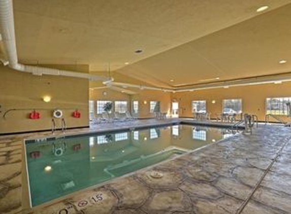 Comfort Inn & Suites - Shawano, WI