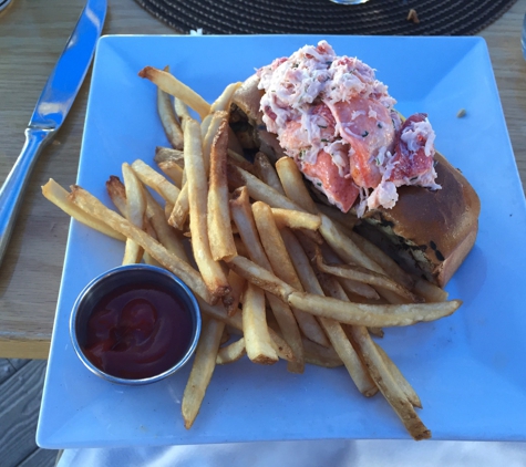 SALT Waterfront Bar & Grill - Shelter Island, NY