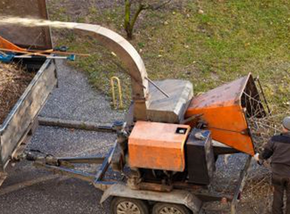 Hartill's Mountain Saw & Tractor - Chewelah, WA