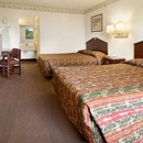 Super 8 by Wyndham San Antonio/Riverwalk Area - Motels