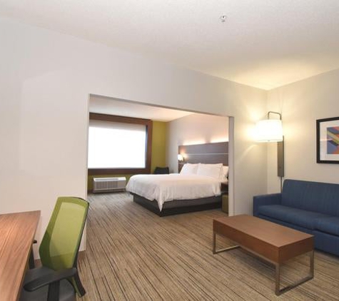 Holiday Inn Express & Suites Southern Pines-Pinehurst Area - Southern Pines, NC