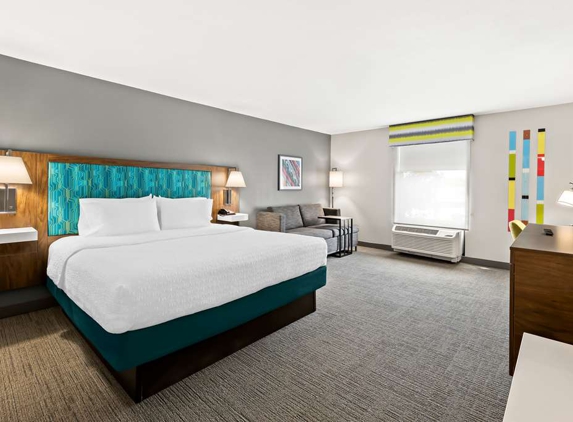 Hampton Inn & Suites Canton - Canton, OH