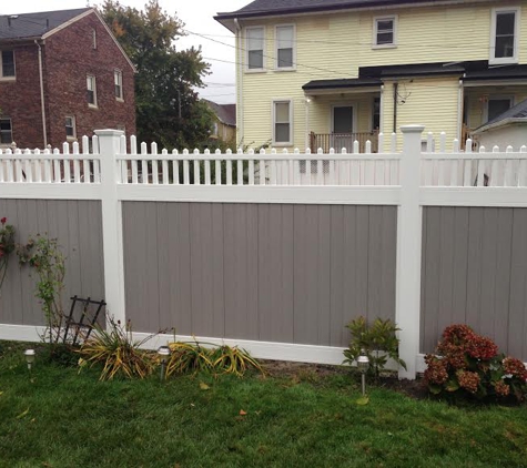 Custom Wood & Vinyl Fencing - Riverview, MI