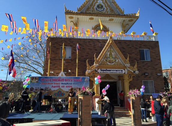 Wat Buddha Thai Thavorn Vanaram - Elmhurst, NY