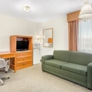Super 8 by Wyndham Price - Hotels
