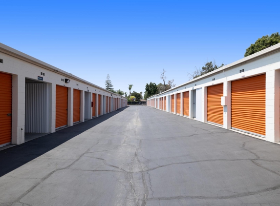 Public Storage - Monrovia, CA