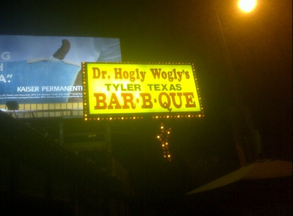 Hogly-Wogly Dr Tyler Tex BBQ - Panorama City, CA