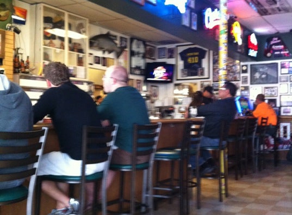 Cronies Sports Grill - Ventura, CA