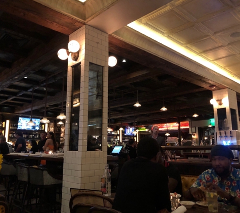 Louie Bossi's Ristorante Bar Pizzeria - Fort Lauderdale, FL