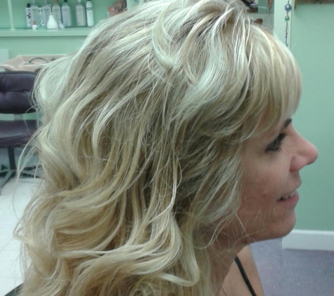 Pepe's Hair Designers - Daytona Beach, FL