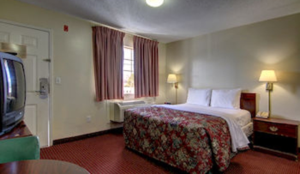 InTown Suites - Suwanee, GA