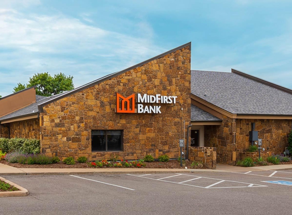 MidFirst Bank - Mustang, OK