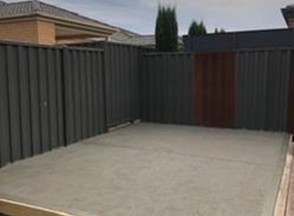 Smiley's Concrete - Thornbury, VIC. Concrete slab for garden shed