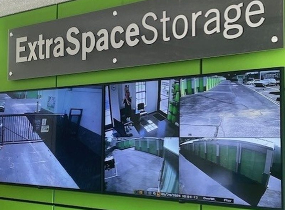 Extra Space Storage - Cordova, TN