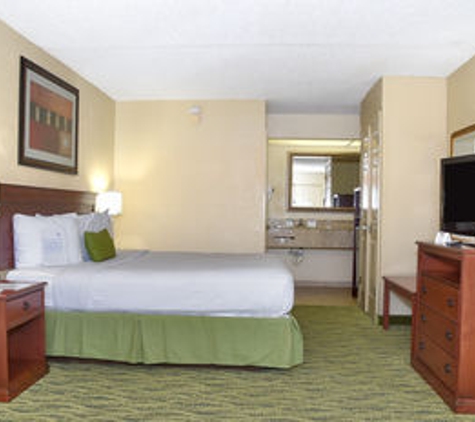 Best Western Orlando East Inn & Suites - Orlando, FL